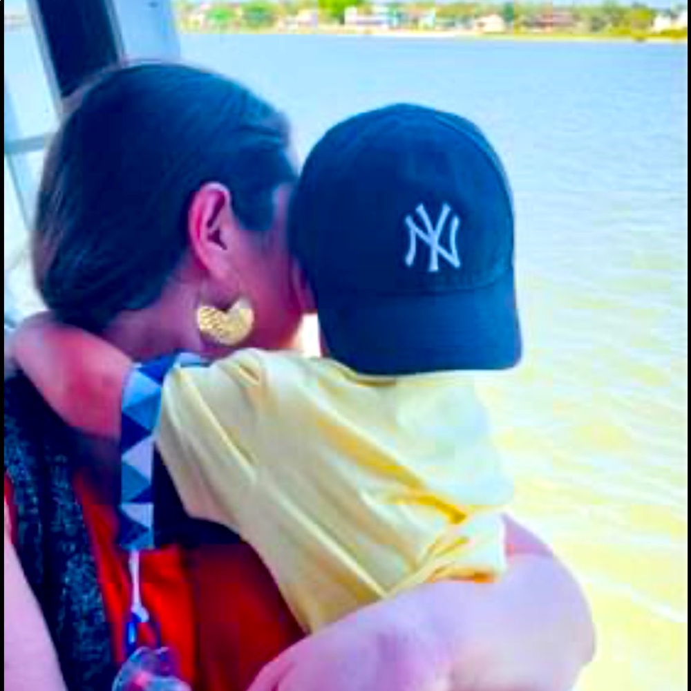 Toddler Yankee’s hat- navy.